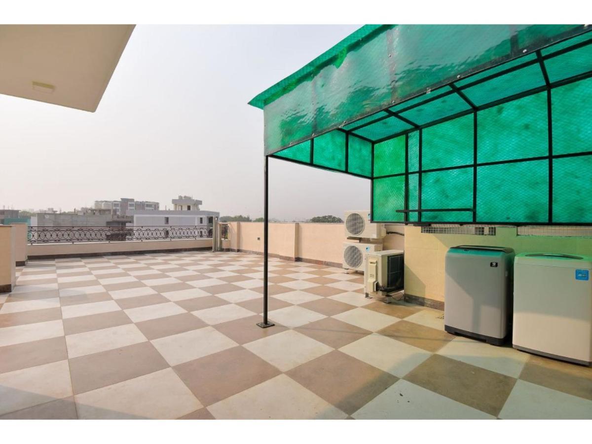 Bluo Studio5 Golf Course Road - Gym, Terrace Garden 古尔冈 外观 照片