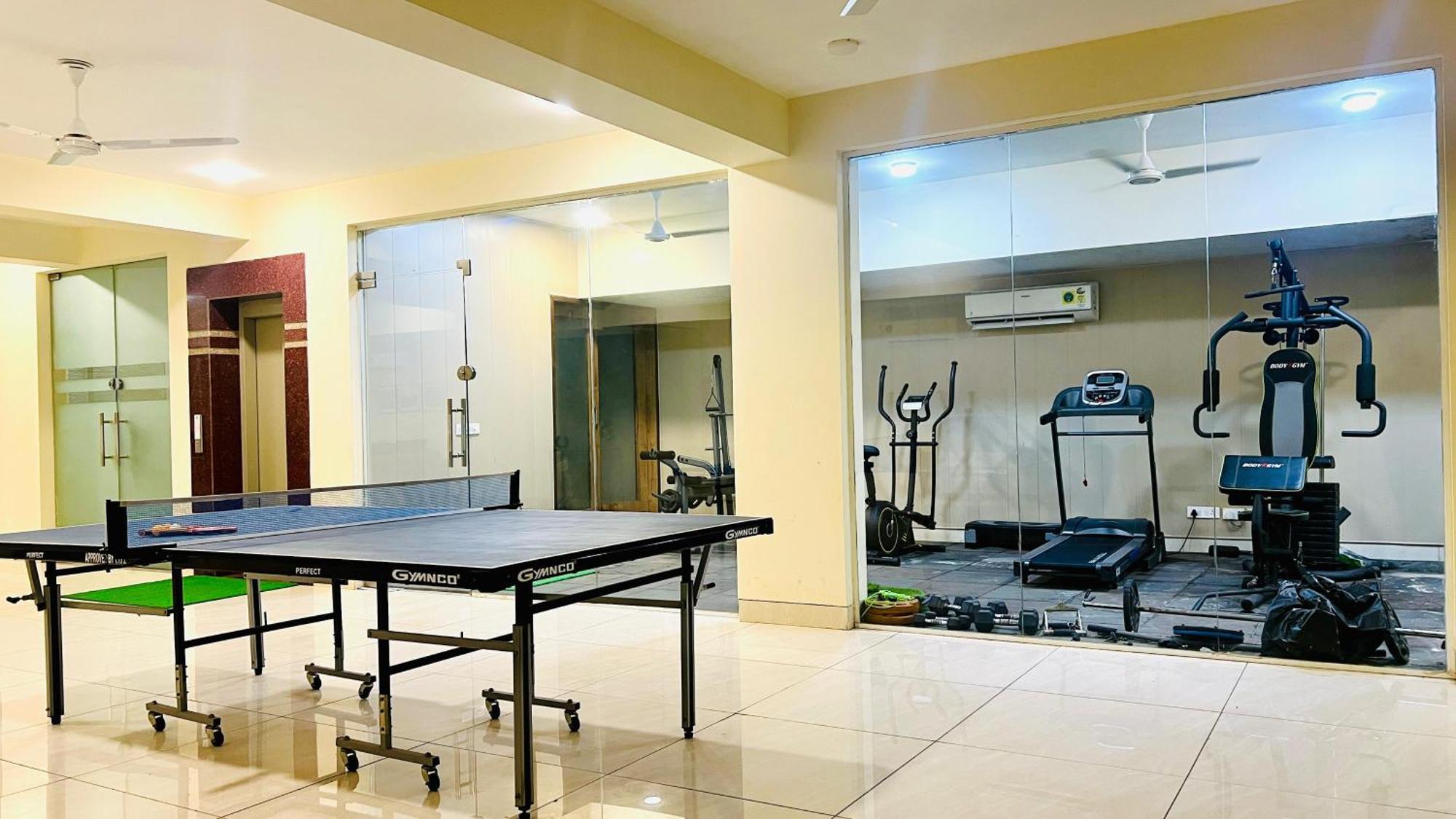 Bluo Studio5 Golf Course Road - Gym, Terrace Garden 古尔冈 外观 照片